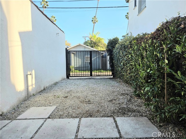Detail Gallery Image 17 of 20 For 908 Victoria Ave, Venice,  CA 90291 - 1 Beds | 1 Baths