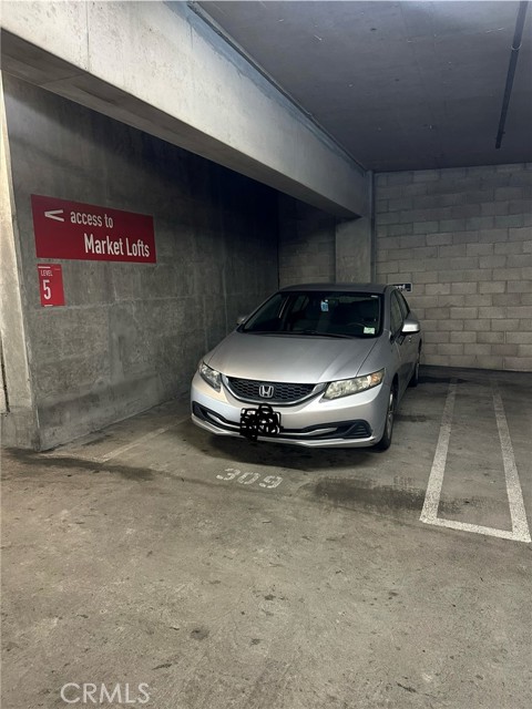 645 W 9th Street, Los Angeles CA: https://media.crmls.org/medias/b1add65a-102f-4c6c-af75-c51133f7e998.jpg