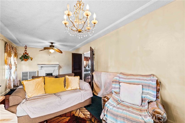 Detail Gallery Image 11 of 21 For 939 E 88th Pl, Los Angeles,  CA 90002 - 2 Beds | 1 Baths