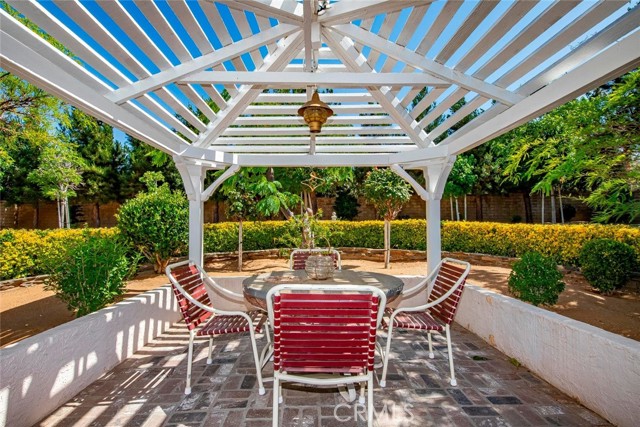 5618 Gardendale Lane, Palmdale CA: https://media.crmls.org/medias/b1af0263-b924-44cf-b258-a767a62c4db0.jpg