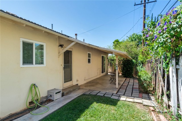 28 N Michigan Street, Redlands CA: https://media.crmls.org/medias/b1af26a7-e029-42af-b39e-01e19f8a8b38.jpg
