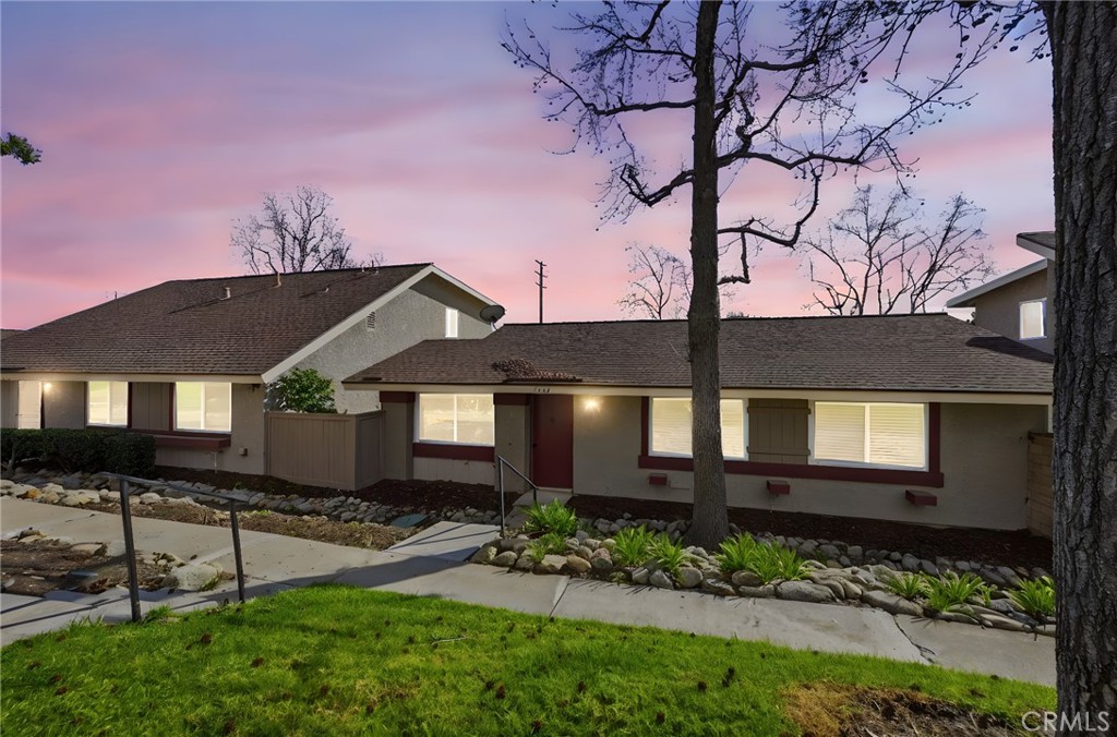 1614 Carmel Circle W