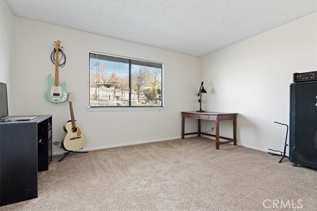 2 Village Lane, Tehachapi CA: https://media.crmls.org/medias/b1b053e0-4523-47c1-aced-463ca93975a3.jpg