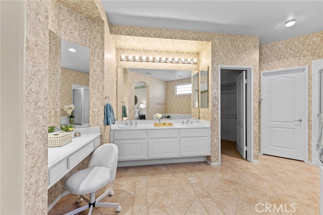 24217 Corte Cordoba, Murrieta CA: https://media.crmls.org/medias/b1b0e3b3-dbd5-44fd-b99e-ef7de2878deb.jpg