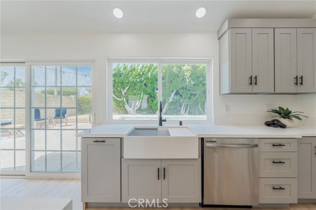 Detail Gallery Image 14 of 50 For 9821 Kite Dr, Huntington Beach,  CA 92646 - 3 Beds | 2 Baths