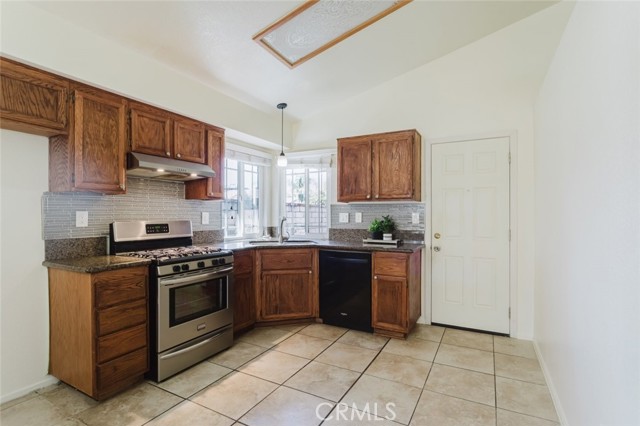 11458 Gold Hill Ave, Fontana, CA 92337 photo 17