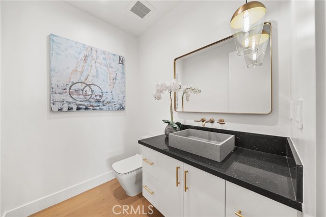 5945 Hesperia Avenue, Encino CA: https://media.crmls.org/medias/b1b251df-da61-4ebd-a1f2-bc191cff28af.jpg