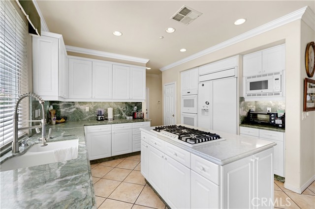 1050 Fuller Drive, Claremont CA: https://media.crmls.org/medias/b1b26db8-464e-461c-8d95-880cf6bcc0d4.jpg