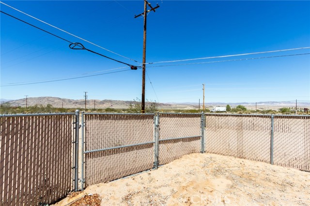 6548 Quail Spring Avenue, 29 Palms CA: https://media.crmls.org/medias/b1b3c234-59ef-4419-ab09-3c130fe5b7da.jpg