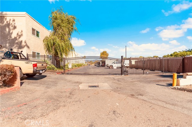 1240 N Broadway, Escondido CA: https://media.crmls.org/medias/b1b3eaa9-caea-4e4e-94c9-26b2cd9bf379.jpg