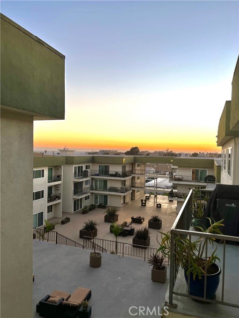 1600 Ardmore Avenue, Hermosa Beach, California 90254, 3 Bedrooms Bedrooms, ,1 BathroomBathrooms,Residential,Sold,Ardmore,SB21222583