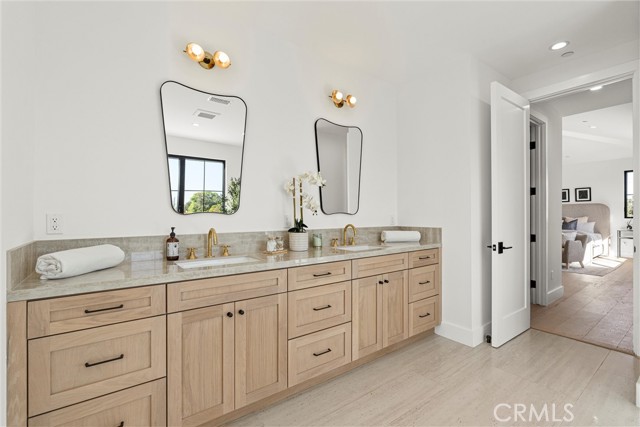Detail Gallery Image 31 of 51 For 5258 Lemona Ave, Sherman Oaks,  CA 91411 - 4 Beds | 5 Baths