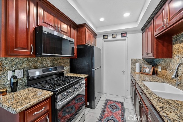 Detail Gallery Image 12 of 45 For 20362 #10 Flower Gate, Yorba Linda,  CA 92886 - 3 Beds | 2/1 Baths