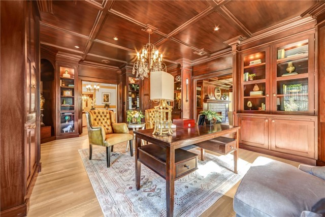 1215 Wentworth, Pasadena CA: https://media.crmls.org/medias/b1b59df3-d0d5-4869-b425-506130306fb5.jpg