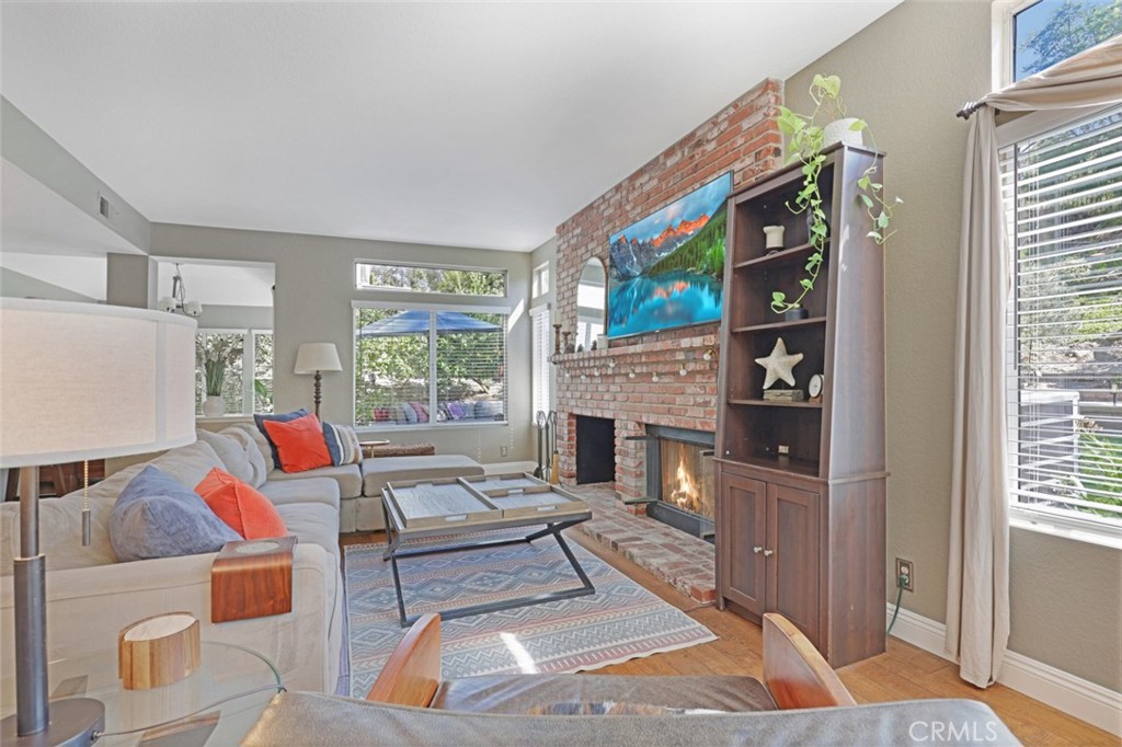 MLS #OC25218182 image #19