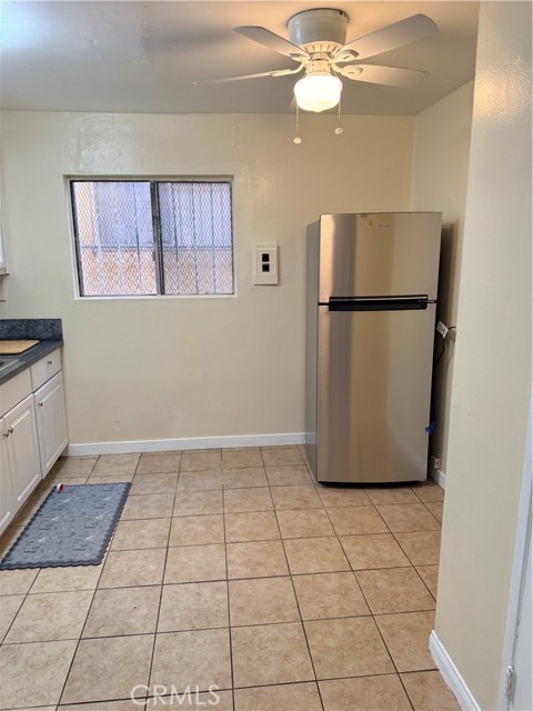 426 E 79th Street, Florence CA: https://media.crmls.org/medias/b1b68715-fe25-4015-85a1-226e987cb601.jpg