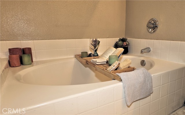5825 Opal Court, Fontana CA: https://media.crmls.org/medias/b1b693f4-8937-4f0e-9352-444de88a20cc.jpg