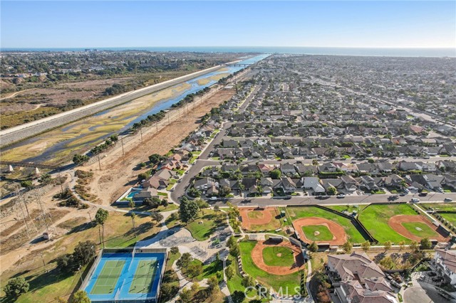 Detail Gallery Image 65 of 66 For 10201 Beverly Dr, Huntington Beach,  CA 92646 - 5 Beds | 2/1 Baths