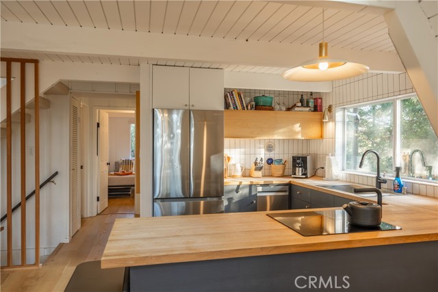 Detail Gallery Image 16 of 48 For 399 Rainier Rd, Lake Arrowhead,  CA 92352 - 3 Beds | 3 Baths