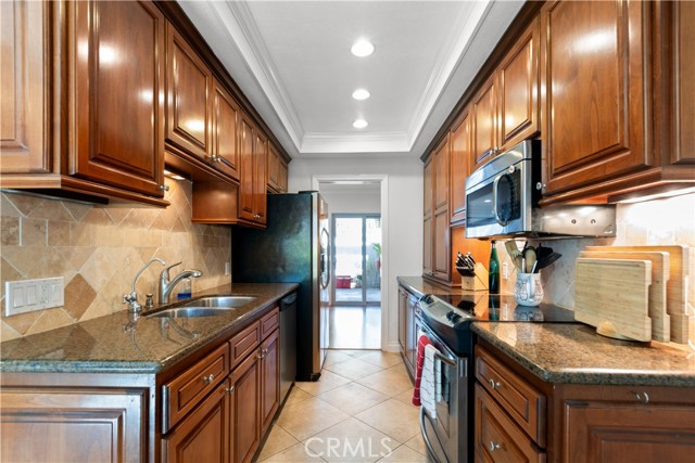 Detail Gallery Image 9 of 32 For 12531 Cluster Pines Rd, Garden Grove,  CA 92845 - 3 Beds | 2/1 Baths