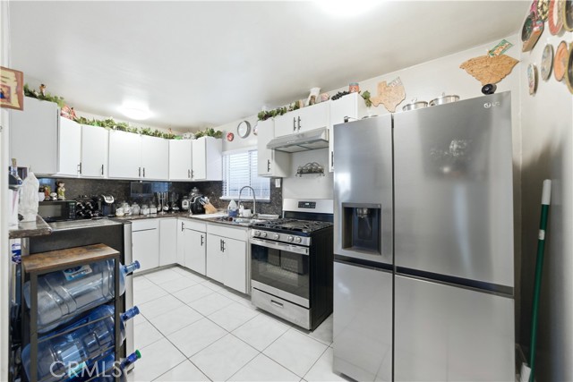 Detail Gallery Image 8 of 41 For 12118 Barnwall, Norwalk,  CA 90650 - 4 Beds | 2 Baths