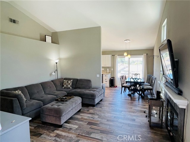 Detail Gallery Image 5 of 38 For 31926 Calle Novelda, Temecula,  CA 92592 - 3 Beds | 2 Baths