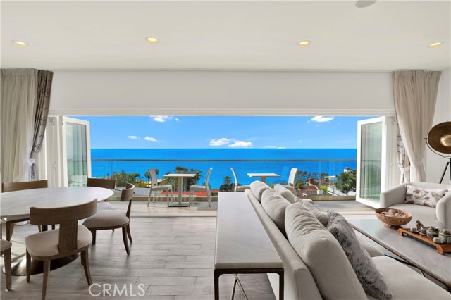 Detail Gallery Image 6 of 23 For 2510 Glenneyre St, Laguna Beach,  CA 92651 - 3 Beds | 3 Baths