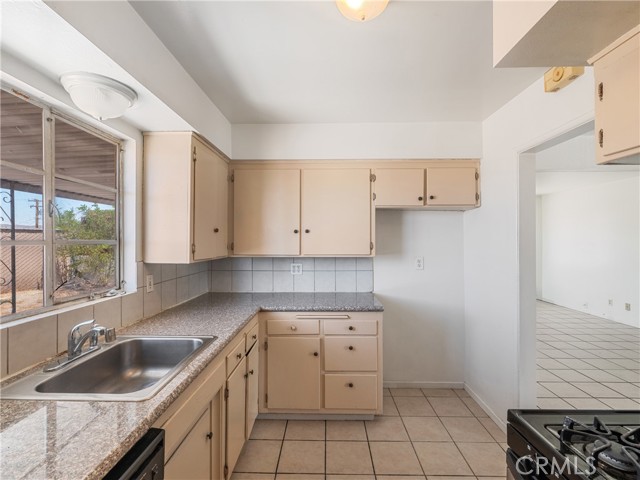 Detail Gallery Image 10 of 25 For 811 Keith St, Barstow,  CA 92311 - 3 Beds | 2 Baths