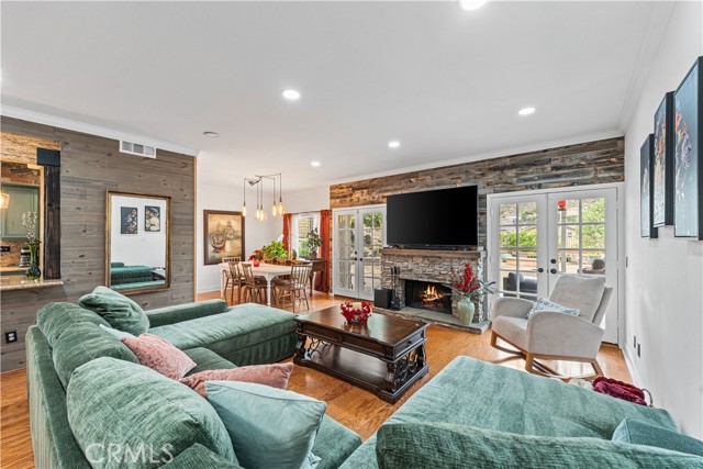 Detail Gallery Image 2 of 44 For 28314 Easton Ln, Saugus,  CA 91350 - 6 Beds | 3 Baths