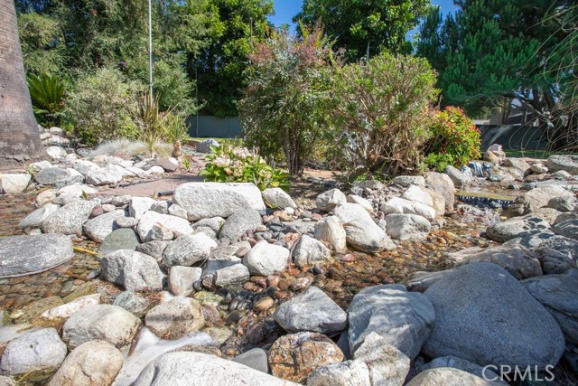 1019 W Milton Drive, Glendora CA: https://media.crmls.org/medias/b1b8fb42-fc79-4420-954b-2aaa13504795.jpg