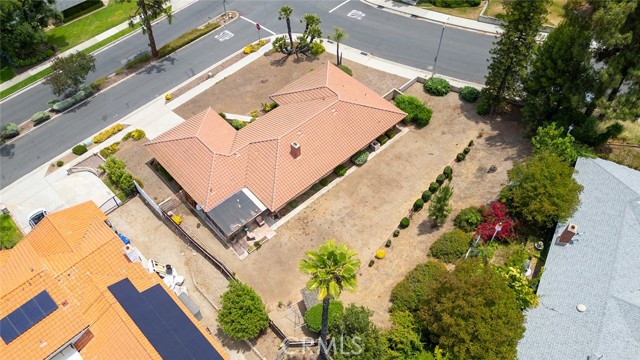 Image 38 of 47 For 1500 Country Club Drive
