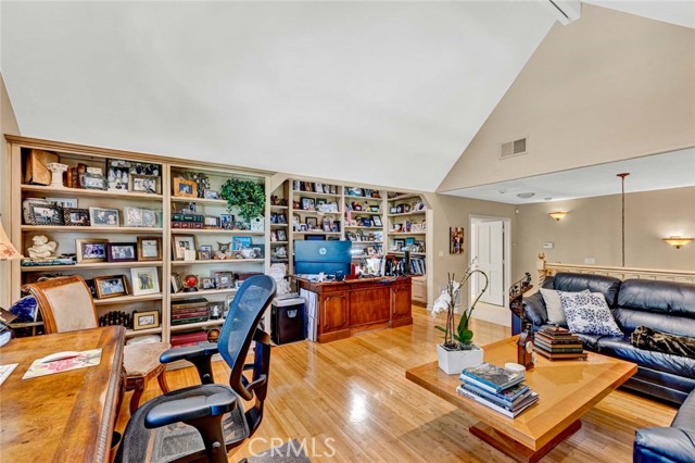 10302 Broadview Place, North Tustin CA: https://media.crmls.org/medias/b1ba00e5-1467-4c3a-996c-f47808cfe82a.jpg