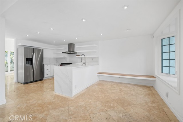 Detail Gallery Image 3 of 11 For 76 W Yale Loop, Irvine,  CA 92604 - 4 Beds | 2/1 Baths