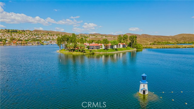 30186 Yellow Feather Drive, Canyon Lake CA: https://media.crmls.org/medias/b1baaeba-15e9-4fbd-bb02-6c98ed9c1261.jpg