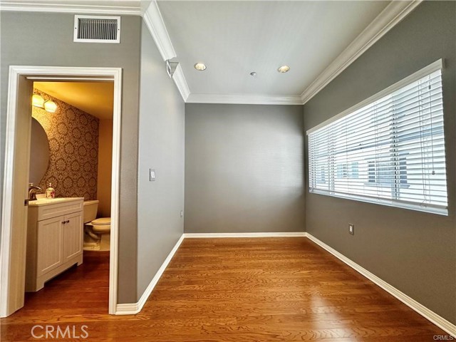 Detail Gallery Image 12 of 29 For 9301 Shirley Ave #50,  Northridge,  CA 91324 - 3 Beds | 3 Baths