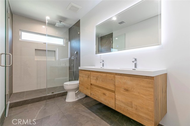 Detail Gallery Image 18 of 38 For 528 Spencer St, Glendale,  CA 91202 - 3 Beds | 2 Baths