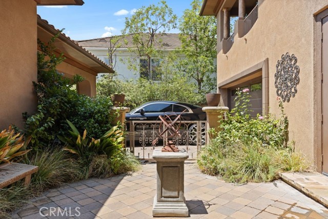 6 Marble Creek Lane, Coto de Caza CA: https://media.crmls.org/medias/b1bb608c-8f32-4e09-b30e-2cb6689b320f.jpg