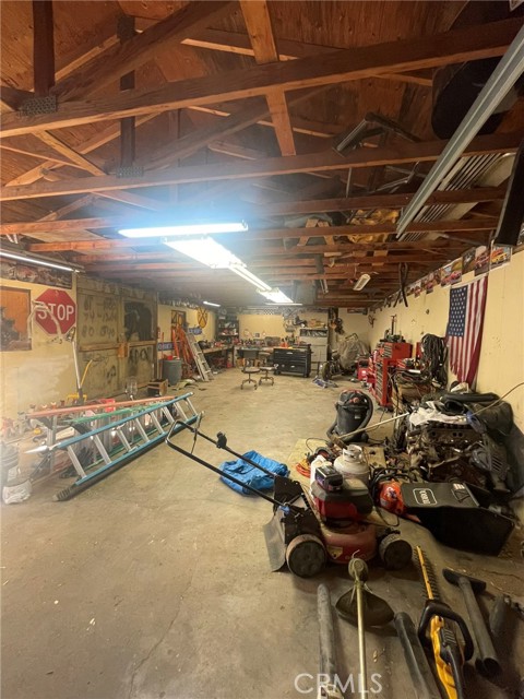 15900 Mesquite, Hesperia CA: https://media.crmls.org/medias/b1bb843d-5cf7-4535-a81b-a29afc272e6d.jpg