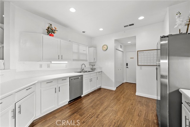 7353 Ellena W, Rancho Cucamonga CA: https://media.crmls.org/medias/b1bbd31e-90f7-4900-8146-92185b1c007e.jpg