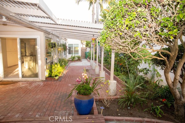 Detail Gallery Image 28 of 38 For 42 Almond Tree Ln, Irvine,  CA 92612 - 3 Beds | 2 Baths