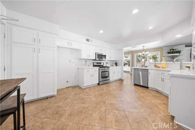 Detail Gallery Image 6 of 46 For 8035 E Treeview Ct, Anaheim,  CA 92808 - 3 Beds | 2/1 Baths