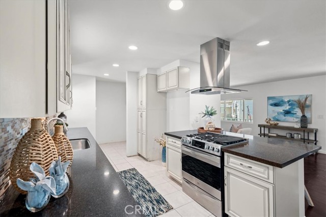 Detail Gallery Image 10 of 25 For 18601 Newland #97,  Huntington Beach,  CA 92646 - 3 Beds | 2 Baths