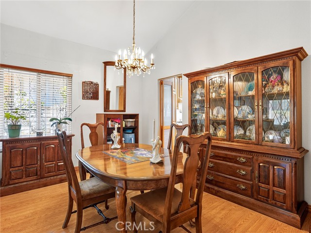 10634 Deering Avenue photo 14