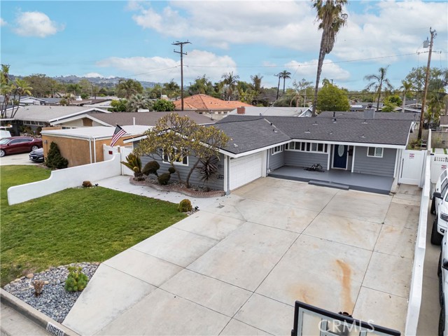 10930 Groveland Avenue, Whittier CA: https://media.crmls.org/medias/b1bff35c-8acb-4fcb-8634-d0165e5744b0.jpg