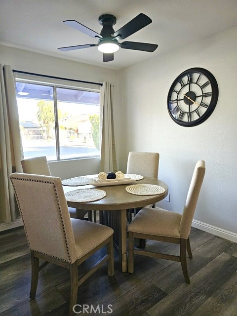 Detail Gallery Image 5 of 14 For 185 N Meridian St, Hemet,  CA 92544 - 2 Beds | 2 Baths