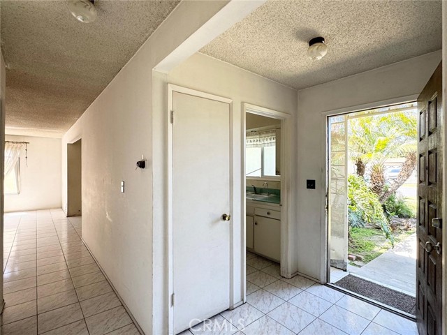 Detail Gallery Image 7 of 21 For 1630 E. 14th St., Santa Ana,  CA 92701 - 4 Beds | 2 Baths