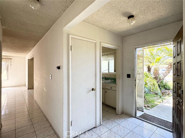 Detail Gallery Image 7 of 21 For 1630 E. 14th St., Santa Ana,  CA 92701 - 4 Beds | 2 Baths