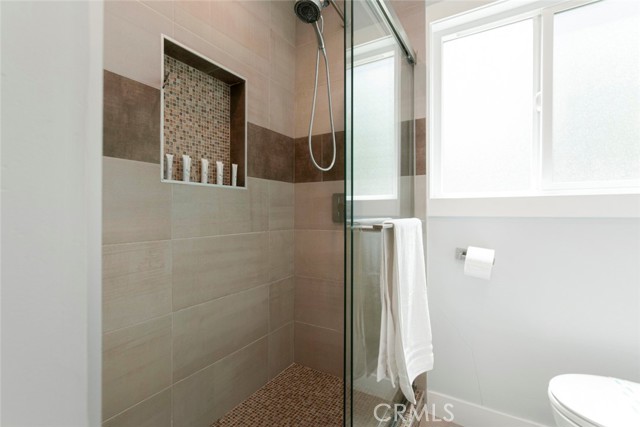 Detail Gallery Image 26 of 43 For 18033 Duncan St, Encino,  CA 91316 - 3 Beds | 2 Baths