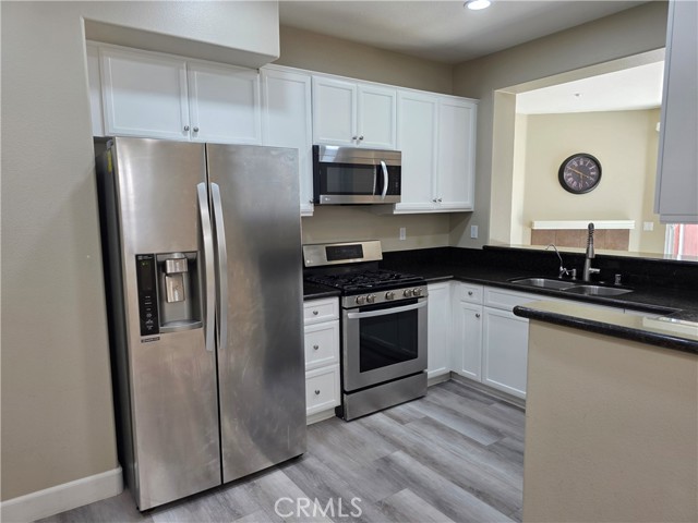 Detail Gallery Image 10 of 30 For 27533 Viridian St #2,  Murrieta,  CA 92562 - 3 Beds | 2/1 Baths