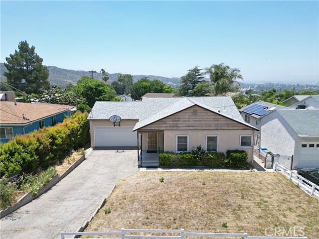 10515 Tujunga Canyon Boulevard, Tujunga CA: https://media.crmls.org/medias/b1c13d9d-80ae-41e4-9ff6-fc477e5ede47.jpg